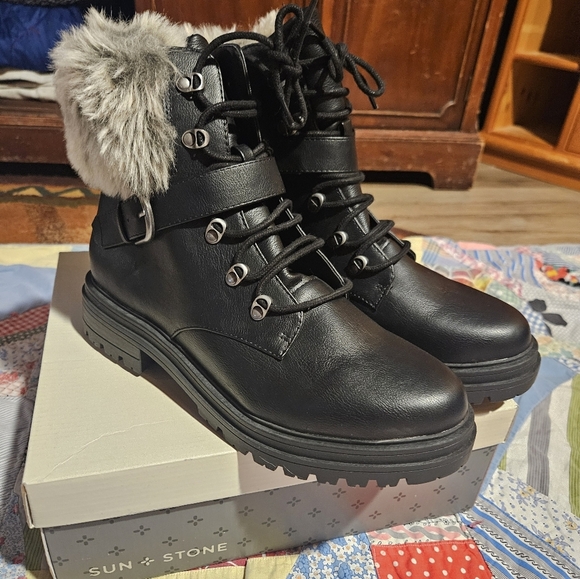 Sun+Stone womens Orelenaa faux leather lugged sole lace up  combat boots. NwT - Picture 1 of 7